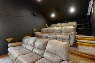 Serene Road Lodge - 9