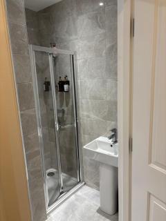 QUEENs STAYS BELFAST 1 bedroom apartment - 5