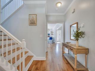 Coastal Quarters in Bluffton - Dog Friendly! Bluffton Park Lowcountry Charmer - 8