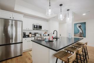 Lowcountry Landing! 3-story Townhouse in Old Town's Promenade - 4