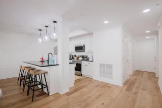 Lowcountry Landing! 3-story Townhouse in Old Town's Promenade - 2