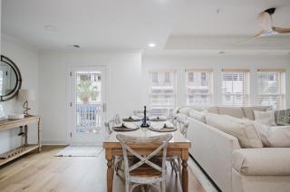 Lowcountry Landing! 3-story Townhouse in Old Town's Promenade - 1