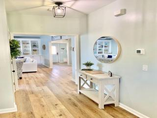 Saltee Cove Coastal Getaway - Charming 3 Bedroom/25 Bath Lowcountry Cottage - 6