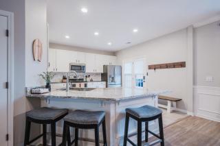 Lowcountry Lodge! In the heart of historic Old Town Bluffton SC - 1