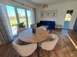 Dom Radomieszka z widokiem na Rudawy i Śnieżkę - 2