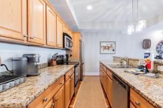 Pearl of the Promenade - Old Town Bluffton, SC 2 Bed Townhome in Prime Location - 3