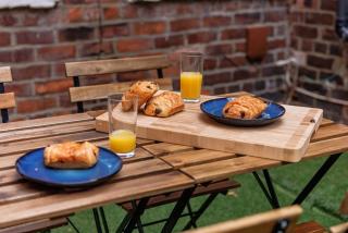 5 mins to St James Park, Free Parking, Sleeps 6 - 6