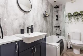 5 mins to St James Park, Free Parking, Sleeps 6 - 4