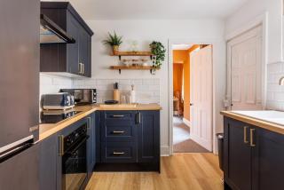 5 mins to St James Park, Free Parking, Sleeps 6 - 1