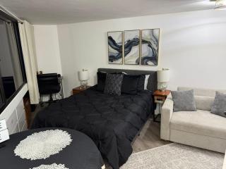 Ocean view apartment Free assigend parking in unit laundry - 8