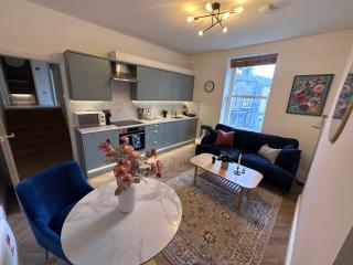 Romantic Getaway in Historic Bank, central Leyburn - 0