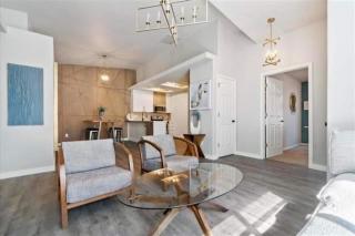 Modern-Urban- Retreat 3BR Near Airport, Downtown - 0