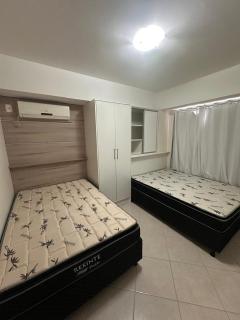 Apartamento em Meia Praia, Itapema, 190m do mar, 3 quartos, sendo 1 suíte! - 2