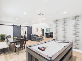 Luxe- Zephyr -Pool - Putting Green - Tons of Games - 8