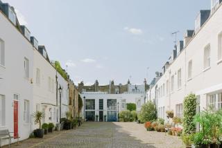 Haus of Timon Victorian Elegance near Olympia - 6