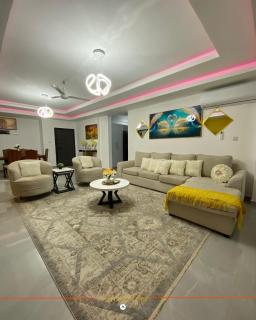 Coastal Gem 3BR, Pool, 5 Min Walk to Beach - Nyali - 0