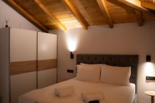 Korifes Meteora lithari 01 - 2