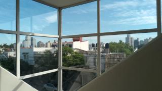 Moderno y luminoso departamento centrico - 1