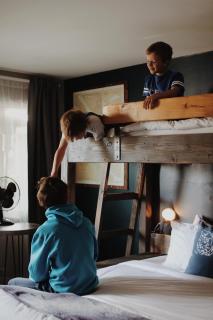 Salt Hotel & Pub - 4