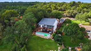 Upstay - Austin Getaway - Pool & Hot Tub & Games - 9