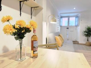 Botanique Studio - up to 3 by Homeful Homes - 6