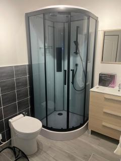 Suite romantique La Maison de Flora SPA intérieur, jardin et lit King size - 8