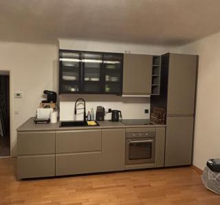 Cozy 2-Bedroom Retreat Near Subway and City Center - 8