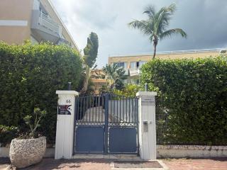 Cozy Beachside Studio with Beach Access & Pool - 1