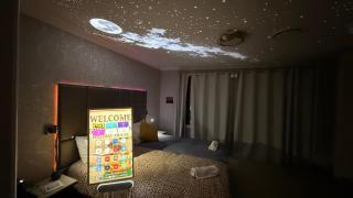 Heated toilet seat - Air Conditioning- Hot Tub Spa - Dryer - Electrical BBQ Grill - Pool - Arcade Games at Golden Swan Holiday House - 6