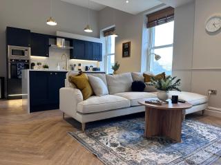 Luxury 2Bed 2 Bath Apartment in Historic Bank - 0