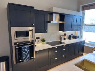 Luxury 2Bed 2 Bath Apartment in Historic Bank - 8