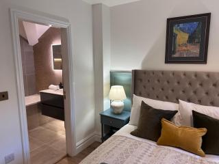 Luxury 2Bed 2 Bath Apartment in Historic Bank - 6