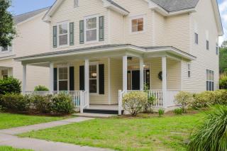 Happy in Old Town Bluffton - 9