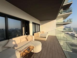 Deluxe Binghatti Suites by Hostiva - Burj View - 6