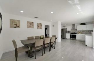 Spacious 3BR Oasis Pool Fire Pit & Family Fun - 0