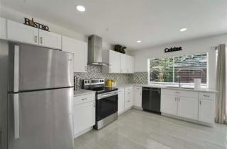 Spacious 3BR Oasis Pool Fire Pit & Family Fun - 3