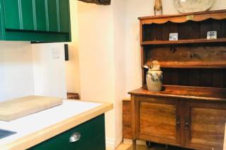 Mews Cottage off Marlborough High Street - 4