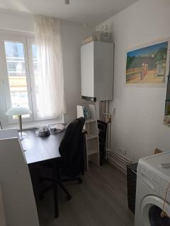 T2 in a quiet townhouse downtown - 9