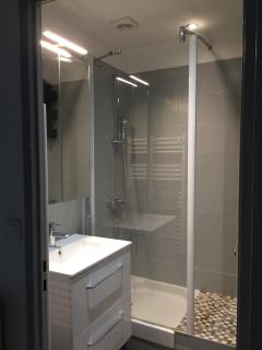 T2 in a quiet townhouse downtown - 1