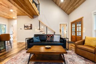 A Lakehouse on a Hill - 2