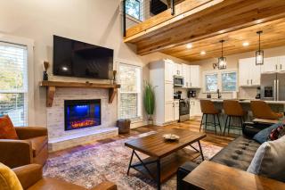 A Lakehouse on a Hill - 3