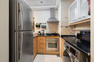 Entire Apartment in Dubai Marina - 9