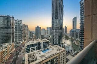 Entire Apartment in Dubai Marina - 4