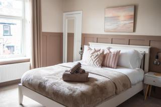 Historic Brontë Cottage Log Burner & Roll-Top Bath - 2