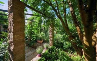 ÜbermAlztal Suite - 1