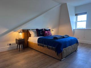 Elegant 2 bed Penthouse in Leyburn - 3