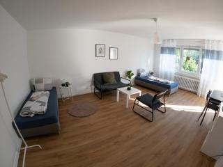 Moderne Zimmer in Steinhagen mit Balkon - 5
