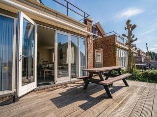 Waterside Escape with Easy Access - 5