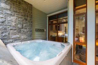 Fitzsimmons Walk 10 by Outpost Whistler - 9