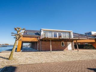 Penthouse with Lake Views - 2